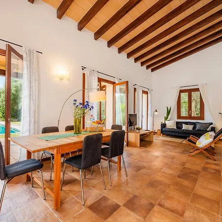 Fonts Ufanes Villa *